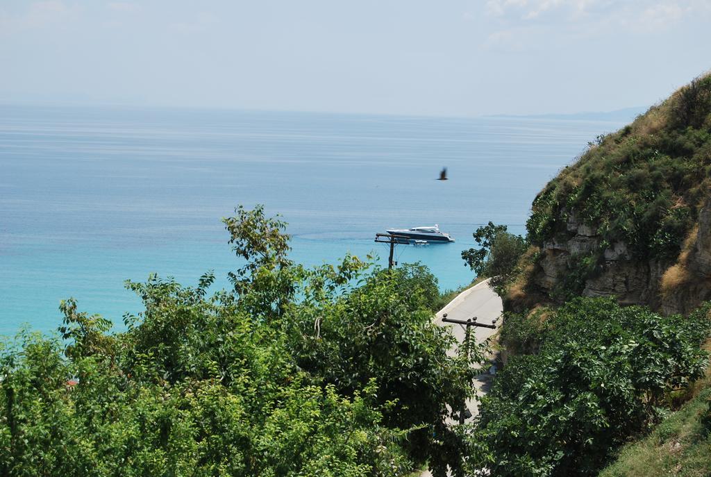 Studio Nastasia Afytos Luaran gambar